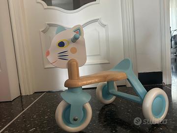 Triciclo in legno
