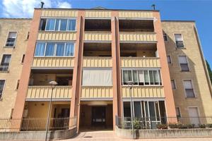 TODI - PIAN DI PORTO: APPARTAMENTO CON GARAGE