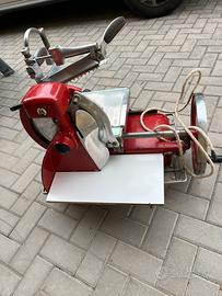 AFFETTATRICE ROSSA