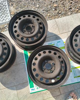 cerchi in acciaio per BMW 325 ix anni 90