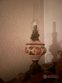 Lampada antica da tavolo