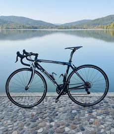 bici da corsa in carbonio