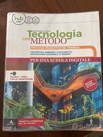 Libro scolastico delle media tecnologia