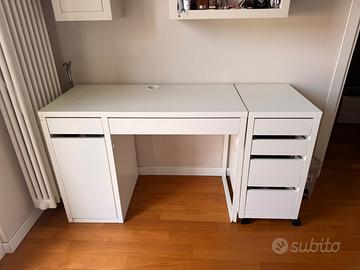 Scrivania IKEA con cassettiera e sedia