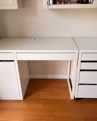 Scrivania IKEA con cassettiera e sedia