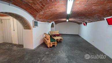 Cave, centrale locale commerciale