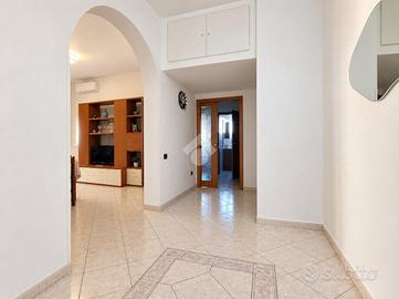 3 LOCALI A FOLLONICA