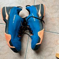 Scarpe Padel Kuikma PS990 e racchetta Bullpadel