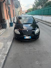 Lancia Ypsilon Momo design 1.300