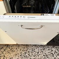 Lavastoviglie indesit