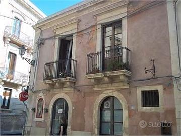 Ortigia indipend.con terrazzo--3479246944