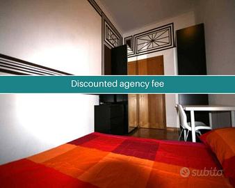 Stanza in appartamento di 124 m² a Milano