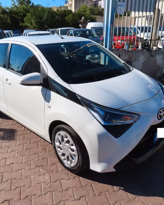 Toyota Aygo Connect 1.0 BENZ SOLO 5.000 KM CERT 21