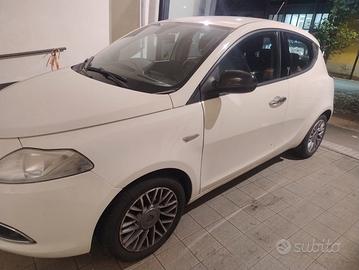lancia ypsilon 2011 1.2 8v gold ses 69cv