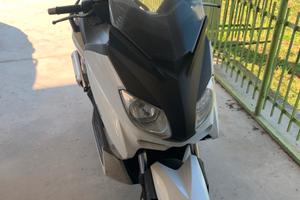 Yamaha X-max 250