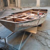 barca a vela Dinghy Mirror parzialmente restaurata