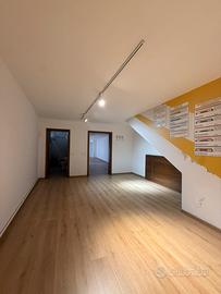 PAVIMENTO LAMINATO  EFFETTO LEGNO