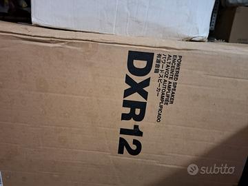 DUE   CASSE YAMAHA DXR12  E UN  SUB YAMAHA  DXS15