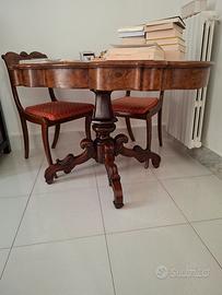 Tavolino dell'800 ovale con sedie