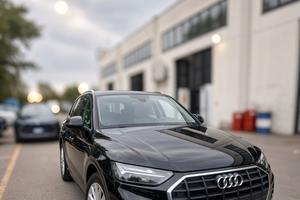 Audi Q5 35 TDI Busines S Tronic Mild Hybrid