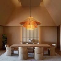 Lampadario in bambù e rattan