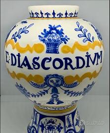 Due vasi da farmacia