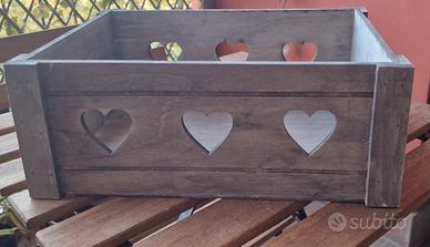 Cassetta in Legno Shabby Chic con Cuori Traforati