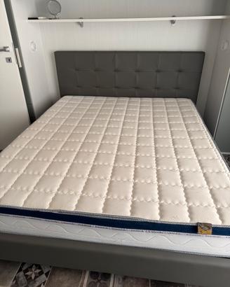 Letto matrimoniale completo di materasso