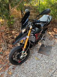 Aprilia Dorsoduro 750