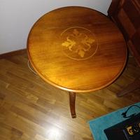 Tavolo tondo in noce 