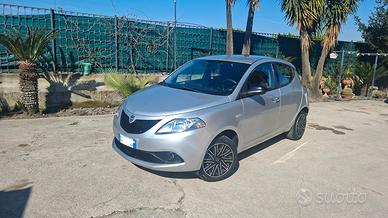 Lancia Ypsilon 1.2 69cv Gold