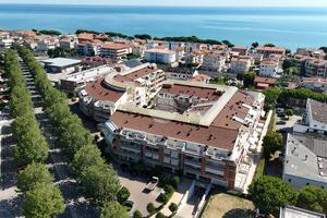 3 LOCALI A PINETO