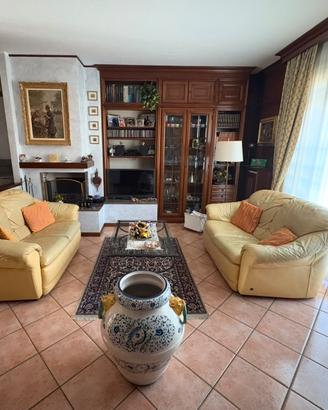 Parete attrezzata soggiorno legno e vetro