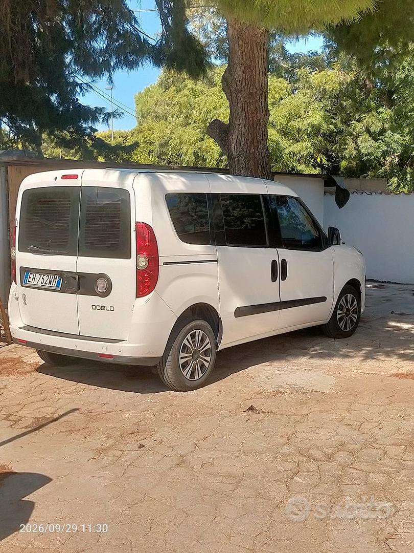 Fiat Doblo 2011 photo 2