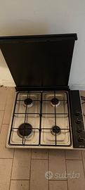 piano cottura 4 fuochi coperchio nero fumè SMEG