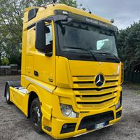 Trattore stradale, Mercedes