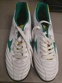 Mizuno. Scarpe da calcetto Taglia 40.5. NUOVE