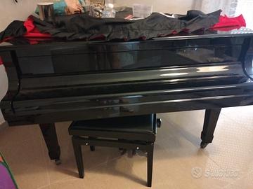 Pianoforte Yamaha C5 usato