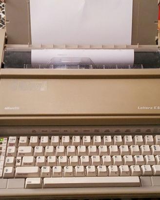 Macchina da scrivere elettronica Olivetti E501