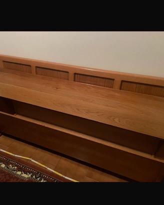 Panca con contenitore in legno per la casa
