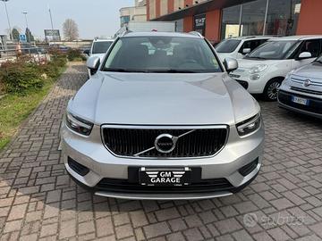 VOLVO XC40 D3 AWD Momentum