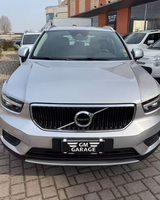 VOLVO XC40 D3 AWD Momentum
