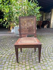 Sedia in legno e paglia di vienna.