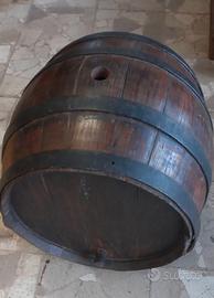 Botte antica in legno  per accetto e vino
