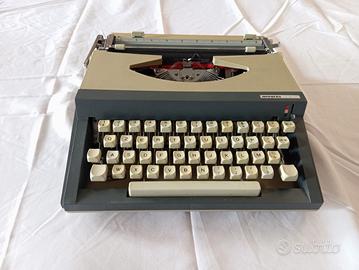 Macchina da scrivere Antares 120