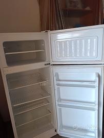 Frigorifero con congelatore 