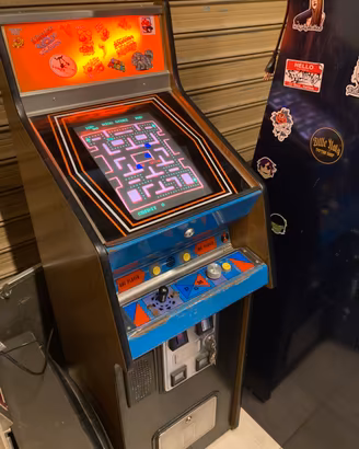 videogioco arcade ms pacman pac man arkanoid
