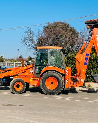 P51 Terna Hitachi FB100 con telescopico e mordente