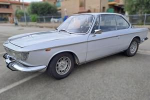 BMW 2000 CS .