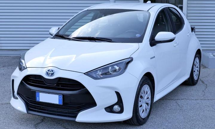 TOYOTA Yaris 1.5 Hybrid 5 porte Active